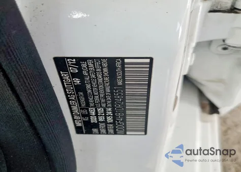 2013 Mercedes-Benz C 250 z USA, uszkodzony, nr VIN WDDGF4HB1DR248551